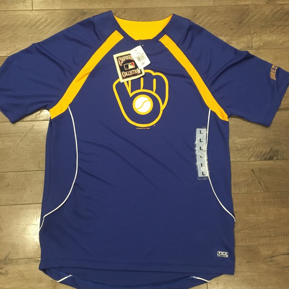 NEW WITH TAGS! Milwaukee Brewers shirt